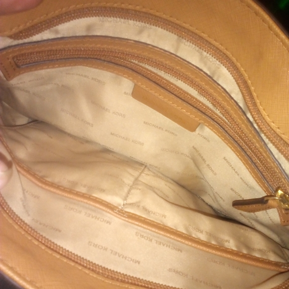 Michael Kors purse - Picture 2 of 5